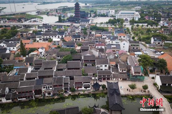  資料圖：江蘇昆山巴城老街。特色小鎮(zhèn)、田園綜合體、民宿行業(yè)的現(xiàn)狀與未來。 泱波 攝